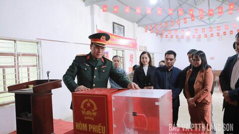 Đoàn kiểm tra số 10 kiểm tra công tác bầu cử tại một số xã