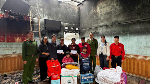 Hội Liên hiệp Phụ nữ tỉnh và Hội Chữ thập đỏ tỉnh chung tay sẻ chia, hỗ trợ gia đình hội viên vượt qua khó khăn sau hỏa hoạn