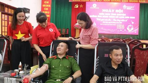 Gần 500 tình nguyện viên đăng ký hiến máu tình nguyện tại khu vực Đình Lập