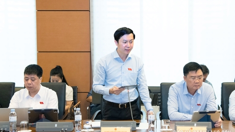 Đoàn ĐBQH tỉnh tham gia thảo luận về tình hình kinh tế - xã hội và dự toán ngân sách Nhà nước năm 2027