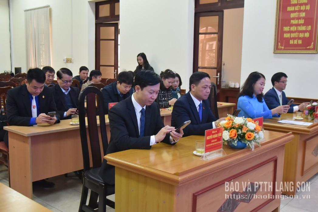 Các đại biểu tại điểm cầu tỉnh tham gia thi thử