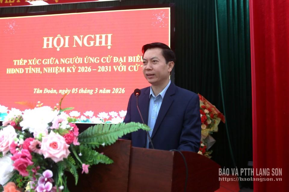 Ông Nguyễn Hoàng Tùng, Ủy viên Ban Thường vụ Tỉnh ủy, Phó Chủ tịch Thường trực Ủy ban MTTQ Việt Nam tỉnh trình bày chương trình hành động