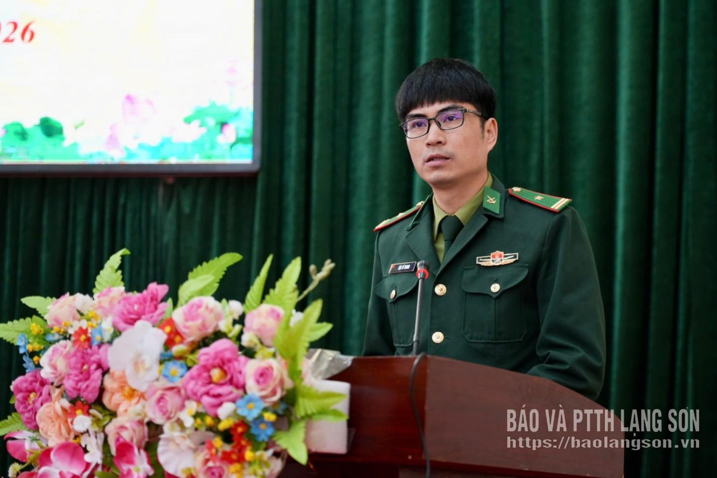 Ông Lộc Sĩ Thanh, Phó Chủ nhiệm Hậu cần - Kỹ thuật, Ban Chỉ huy Bộ đội Biên phòng, Bộ Chỉ huy Quân sự tỉnh trình bày chương trình hành động