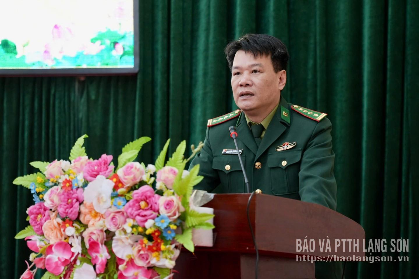 Ông Nguyễn Xuân Thanh, Phó Chính ủy Bộ Chỉ huy Quân sự tỉnh kiêm Chính ủy Ban Chỉ huy Bộ đội Biên phòng tỉnh trình bày chương trình hành động