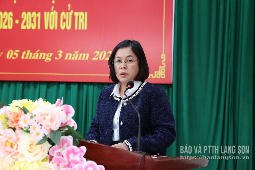 Bà Dương Thị Hương, Giáo viên, Trường THCS Bắc Quỳnh, xã Bắc Sơn trình bày chương trình hành động