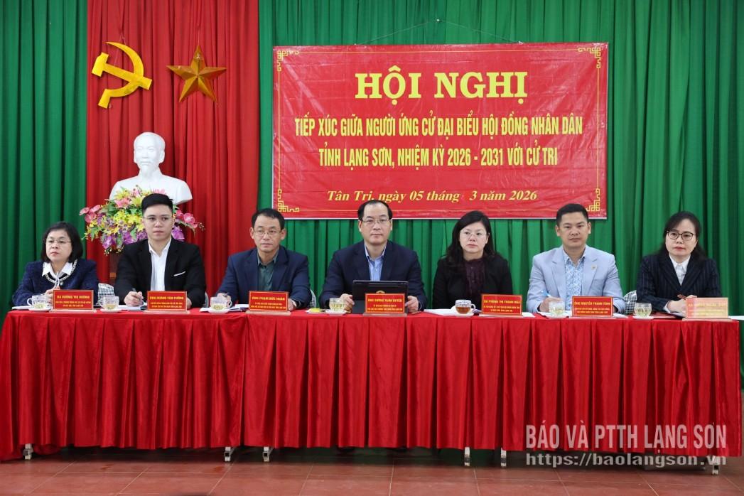 Các ứng cử viên tiếp xúc cử tri, vận động bầu cử tại xã Tân Tri