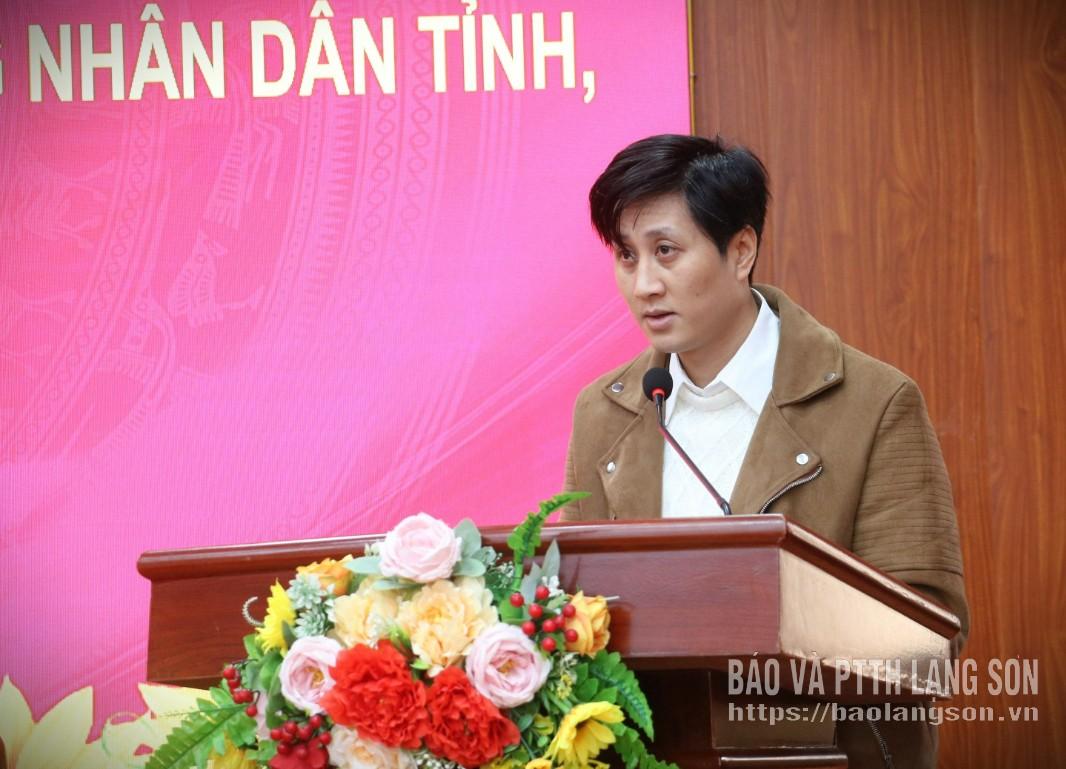 Ông Nông Ngọc Long, chuyên viên Sở Khoa học và Công nghệ trình bày chương trình hành động tại hội nghị