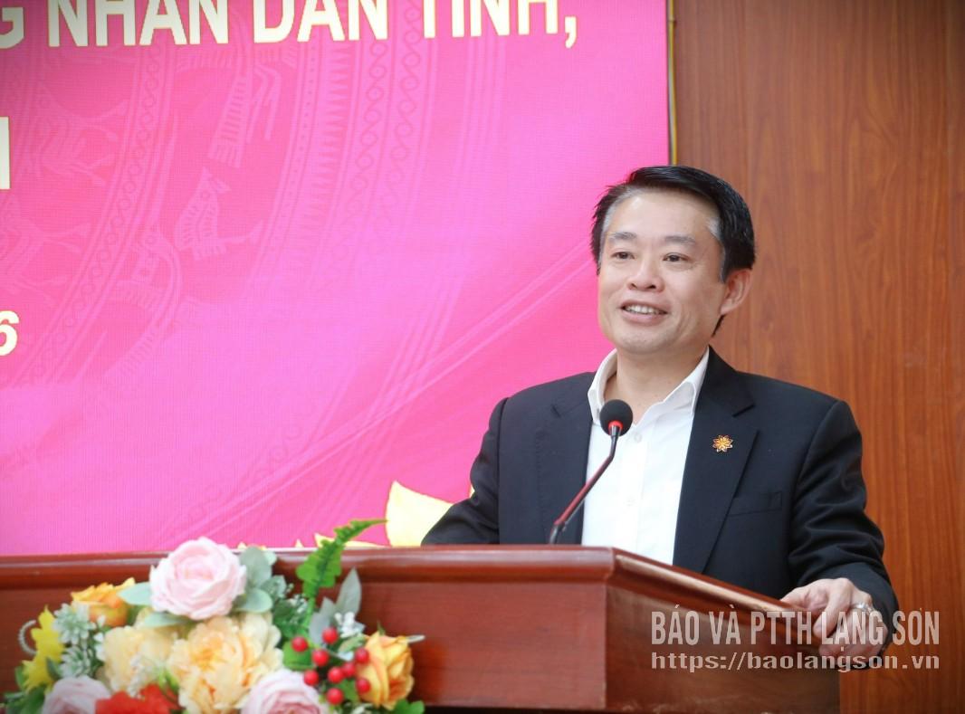 Ông Nguyễn Quang Huy, Tỉnh ủy viên, Giám đốc Sở Khoa học và Công nghệ trình bày chương trình hành động tại hội nghị