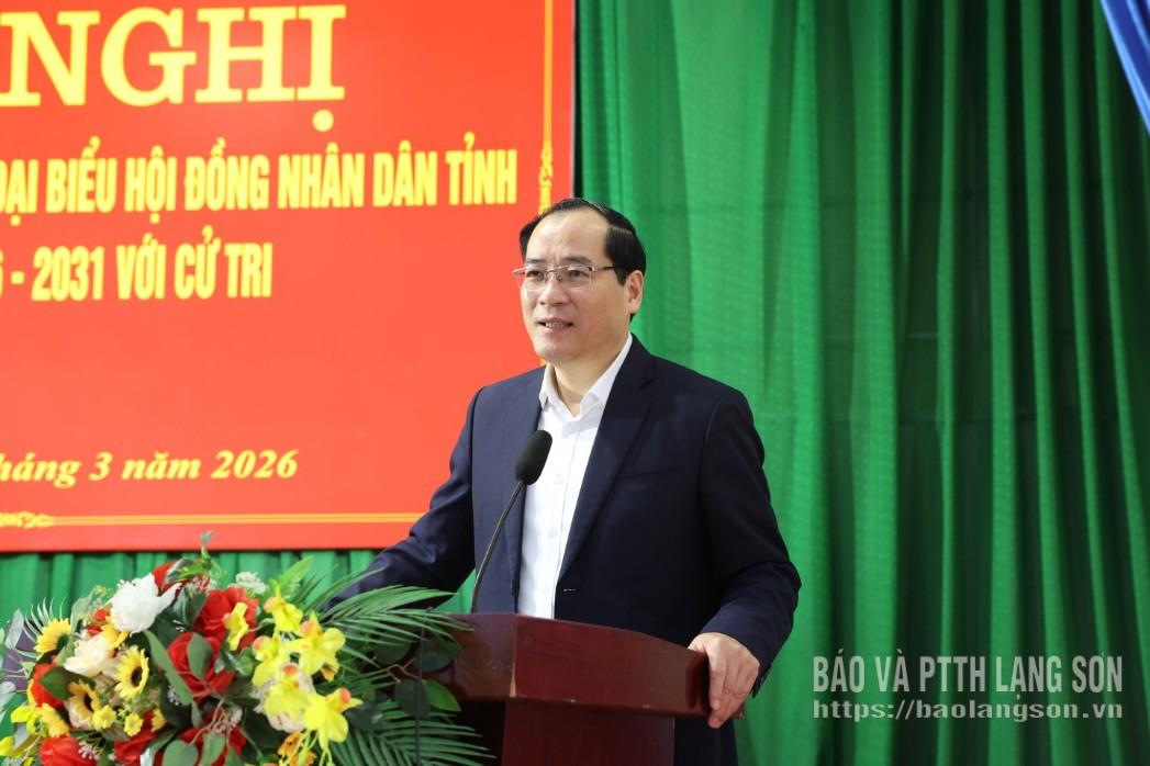 Ông Dương Xuân Huyên, Ủy viên Ban Thường vụ Tỉnh ủy, Phó Chủ tịch Thường trực HĐND tỉnh trình bày chương trình hành động