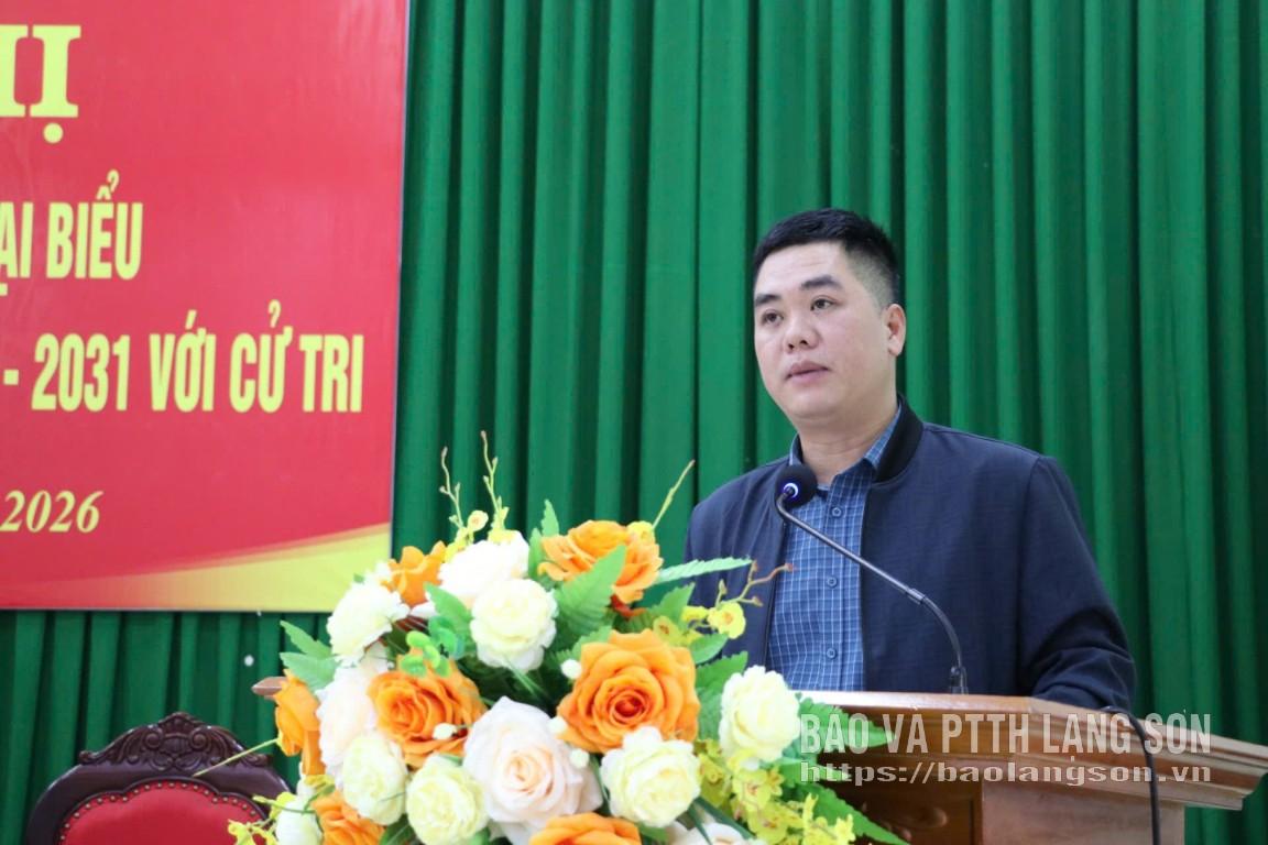 Ông Đỗ Hồng Quân, chuyên viên Phòng Công tác Hội đồng, Văn phòng Đoàn ĐBQH và HĐND tỉnh trình bày chương trình hành động