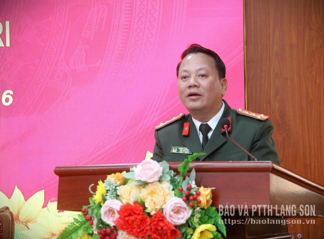 Đại tá Triệu Tuấn Hải, Phó Giám đốc Công an tỉnh trình bày chương trình hành động tại hội nghị