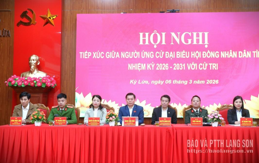 Các ứng cử viên HĐND tỉnh tiếp xúc cử tri phường Kỳ Lừa