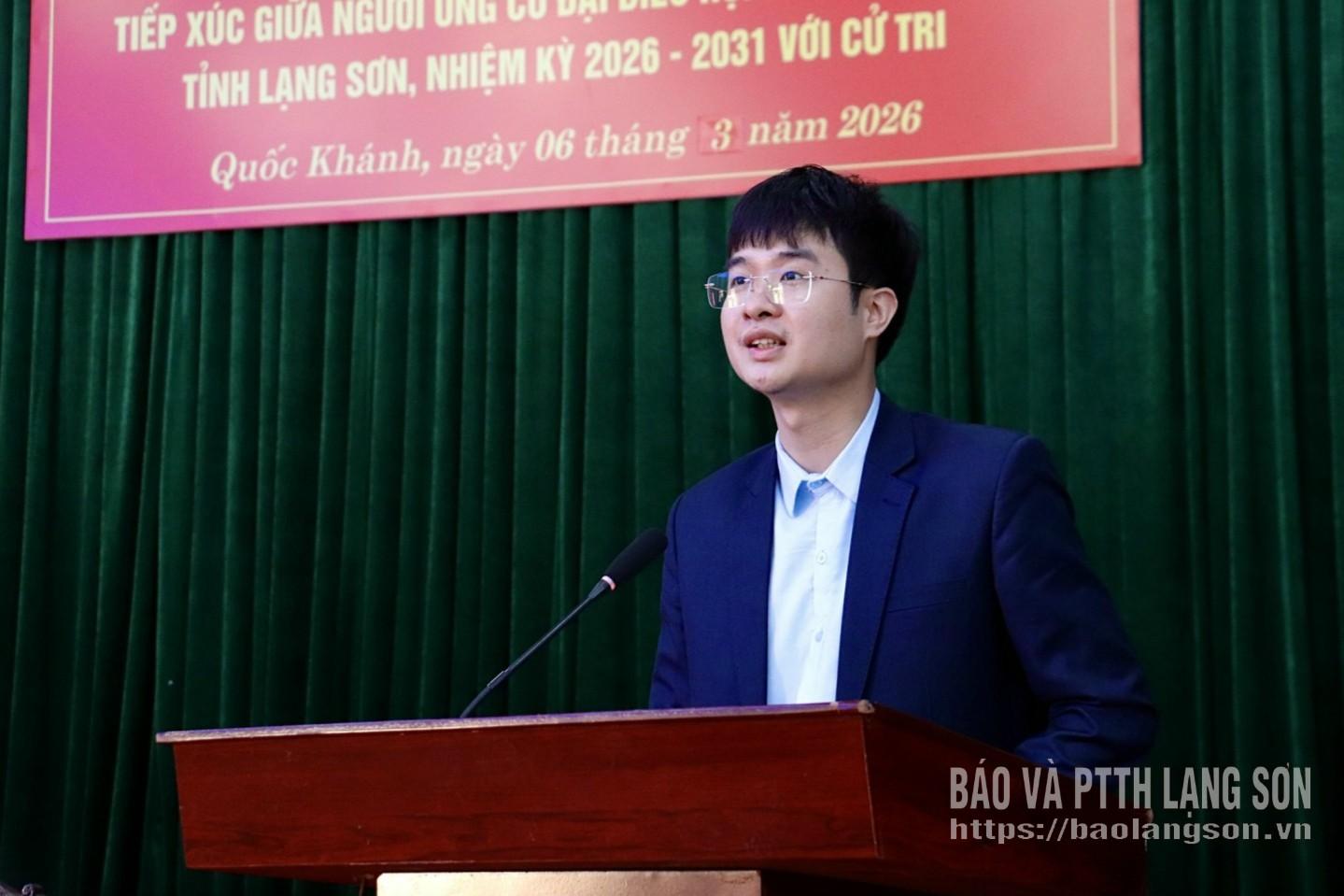 Ông Hoàng Đình Tùng, viên chức Trạm Quản lý vận tải cửa khẩu, Sở Xây dựng báo cáo chương trình hành động