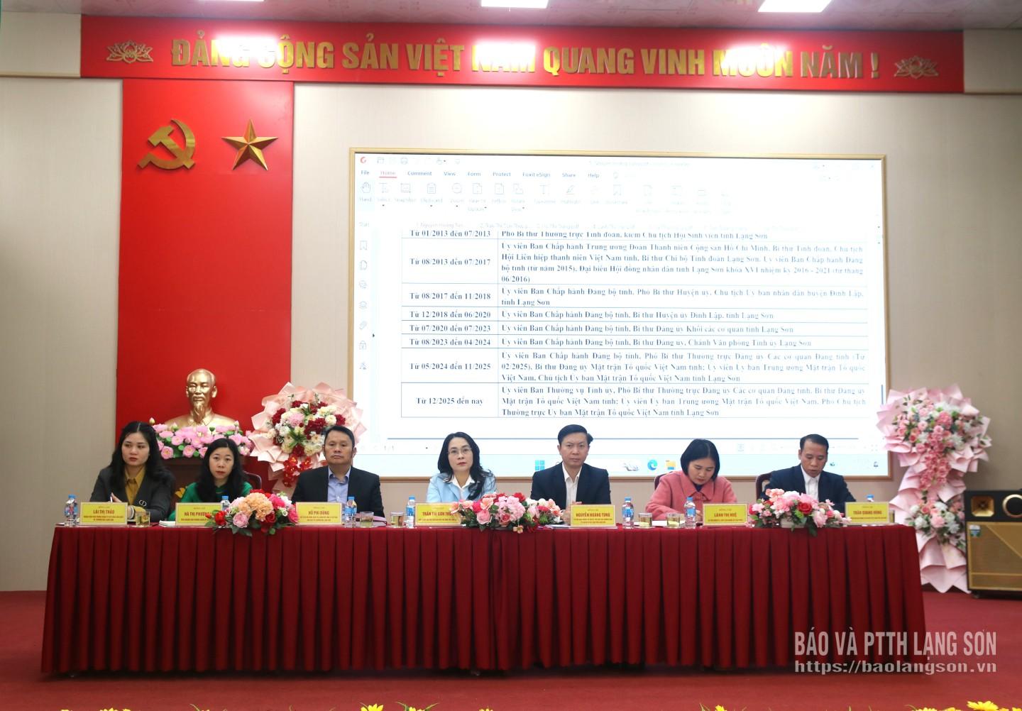 Các ứng cử viên Đại biểu HĐND tỉnh nhiệm kỳ 2026 - 2031 tiếp xúc cử tri, vận động bầu cử tại xã Yên Phúc