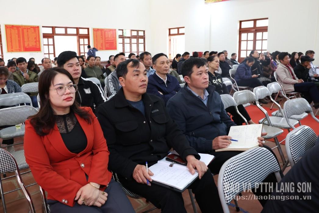 Cử tri xã Vũ Lễ dự hội nghị