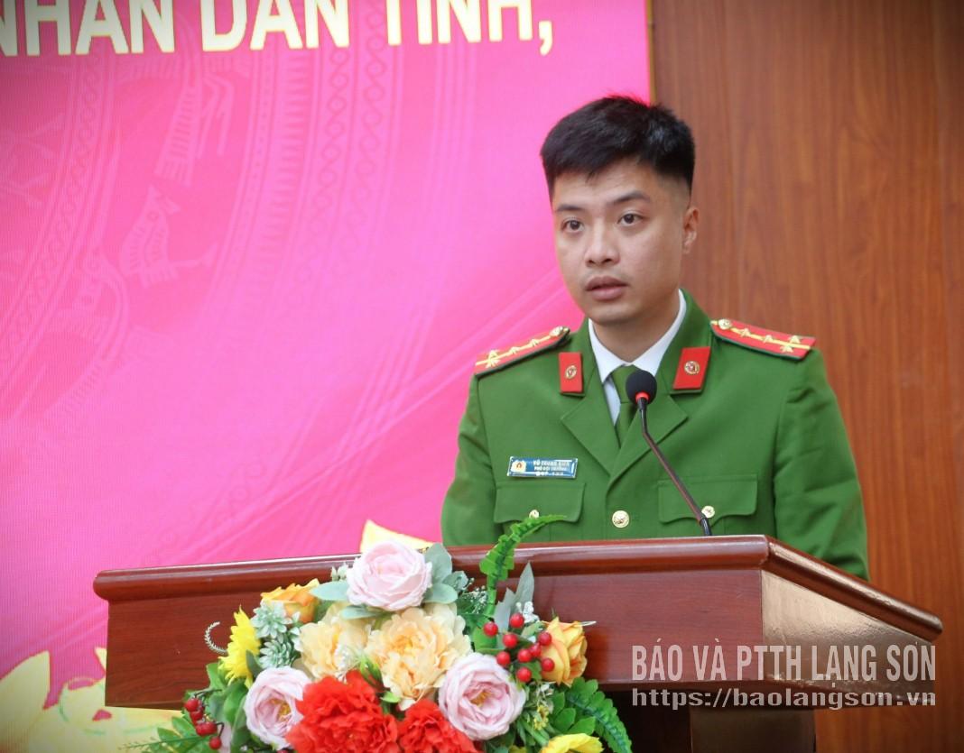 Ông Vũ Trung Kiên, Phó đội trưởng Đội cảnh sát cơ động, Công an tỉnh trình bày chương trình hành động tại hội nghị