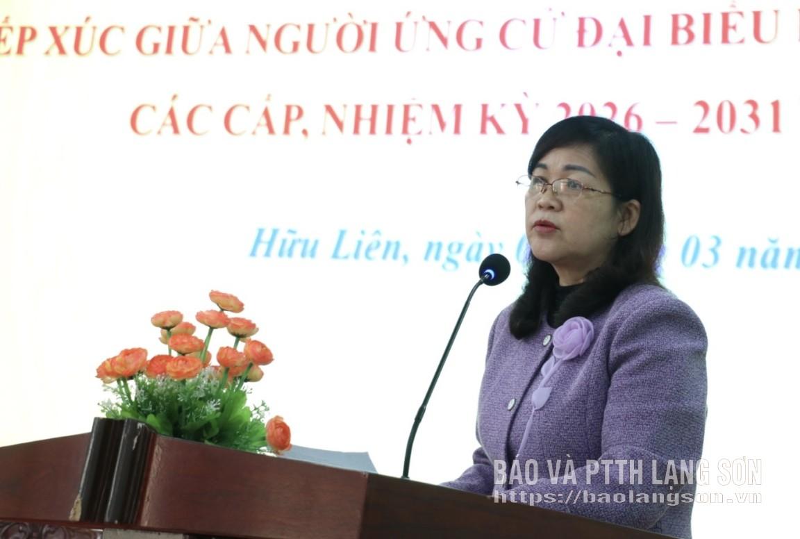 Bà Hoàng Thị Hiền, Giám đốc Sở Nội vụ trình bày chương trình hành động