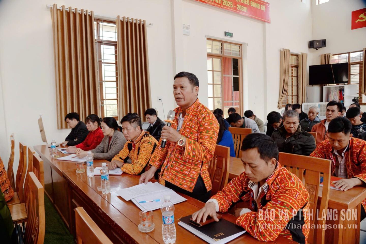 Cử tri xã Xuân Dương phát biểu ý kiến tại hội nghị