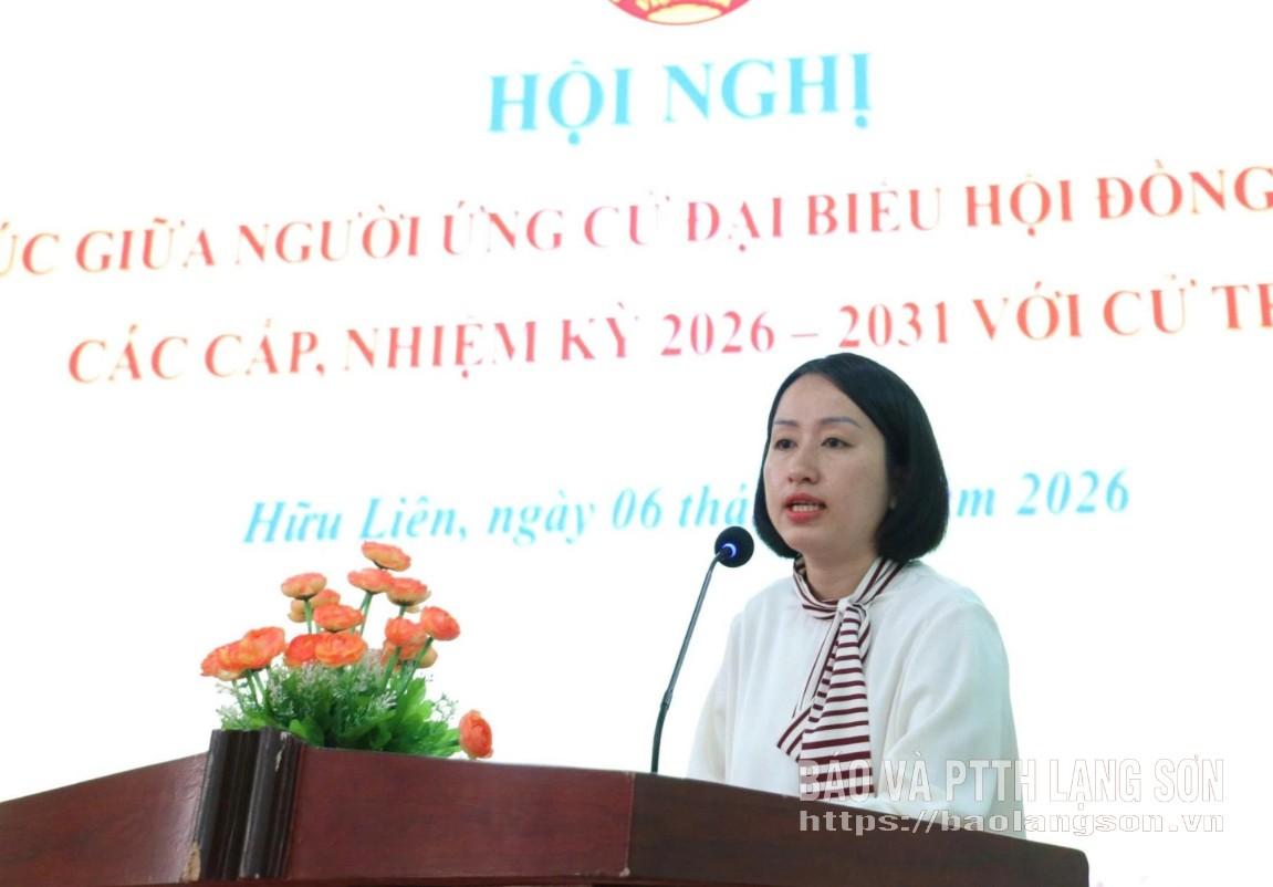 Bà Đinh Thị Lan Hương, chuyên viên Phòng Lao động việc làm - Bảo hiểm xã hội, Sở Nội vụ trình bày chương trình hành động