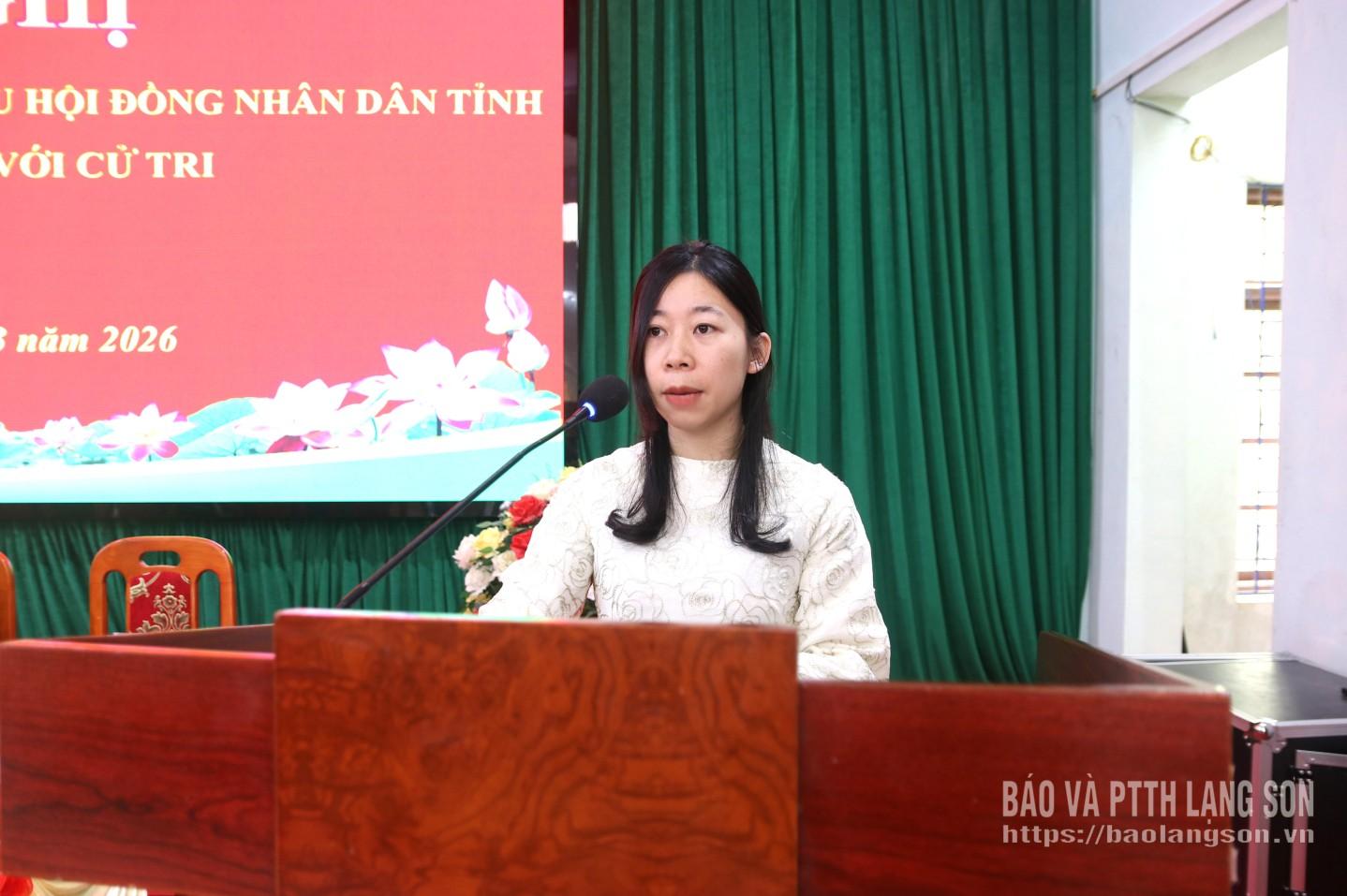 Bà Hà Thị Phương Ly, Phó Chánh văn phòng Đảng ủy xã Yên Phúc trình bày chương trình hành động