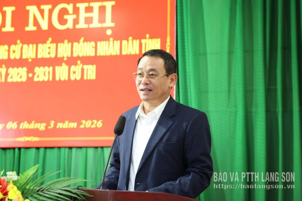 Ông Phạm Đức Huân, Ủy viên Ban Chấp hành Đảng bộ tỉnh, Giám đốc Sở Dân tộc và Tôn giáo trình bày chương trình hành động