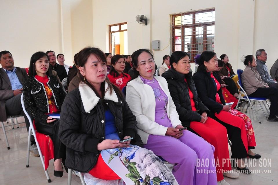 Cử tri xã Hoa Thám tham dự hội nghị tiếp xúc cử tri