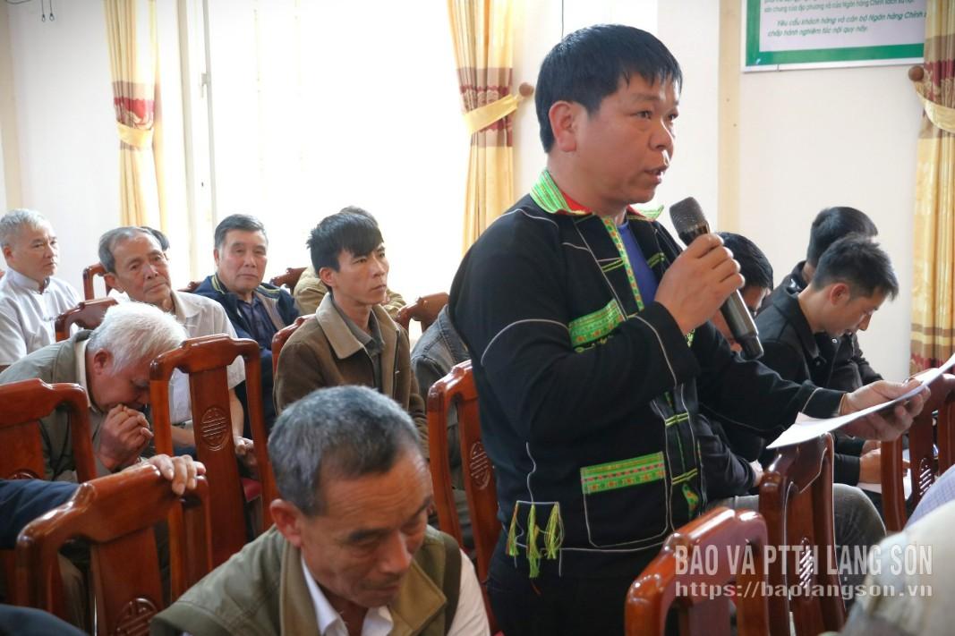 Cử tri khối Sơn Hồng, phường Kỳ Lừa phát biểu ý kiến tại hội nghị