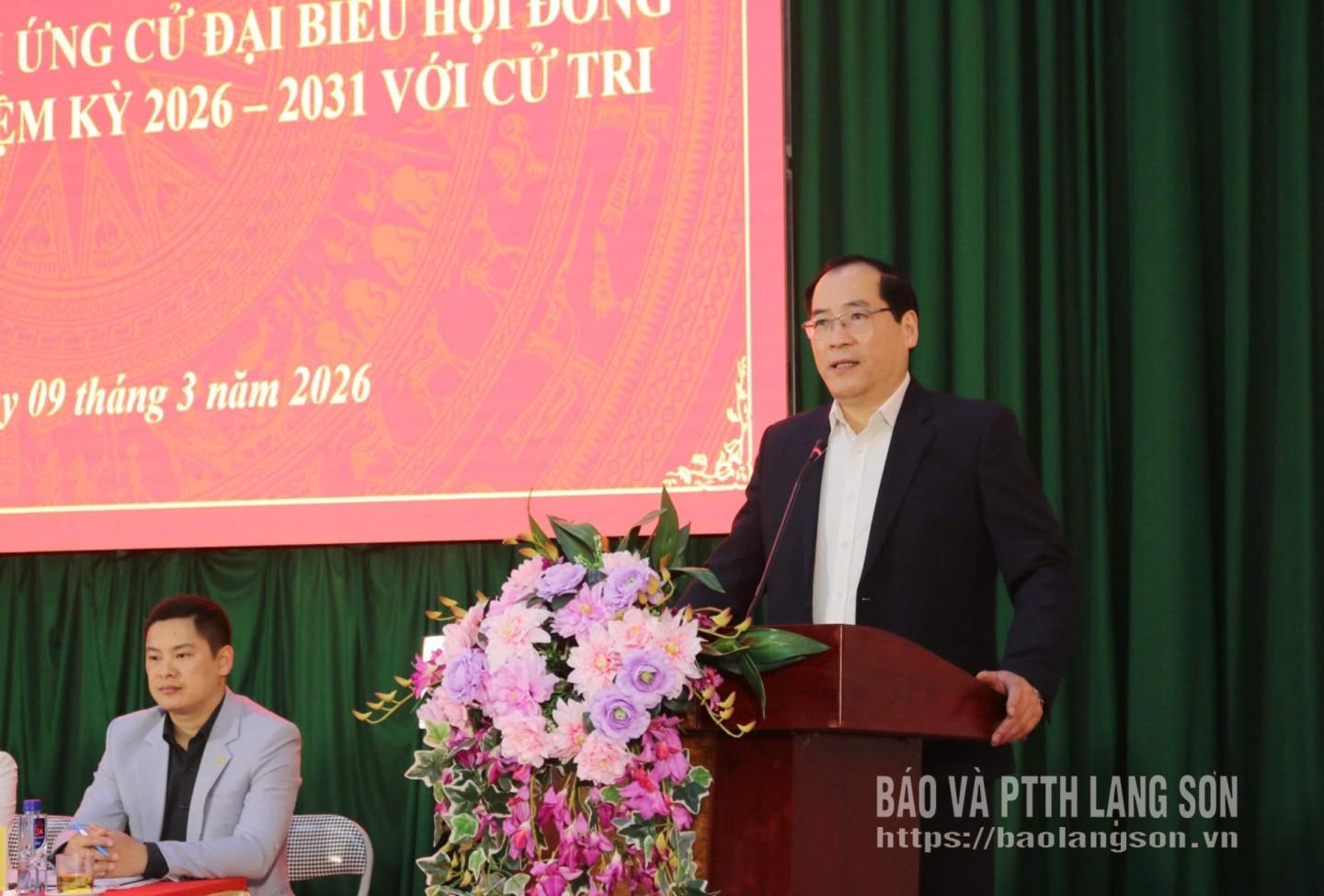 Ông Dương Xuân Huyên, Ủy viên Ban Thường vụ Tỉnh ủy, Phó Chủ tịch Thường trực HĐND tỉnh trình bày chương trình hành động