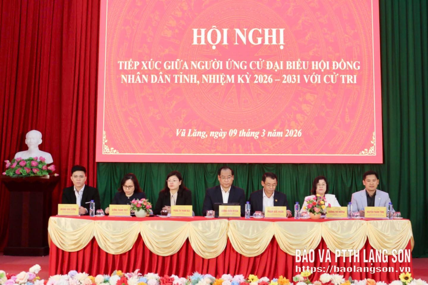 Các ứng cử viên tiếp xúc cử tri, vận động bầu cử tại xã Vũ Lăng