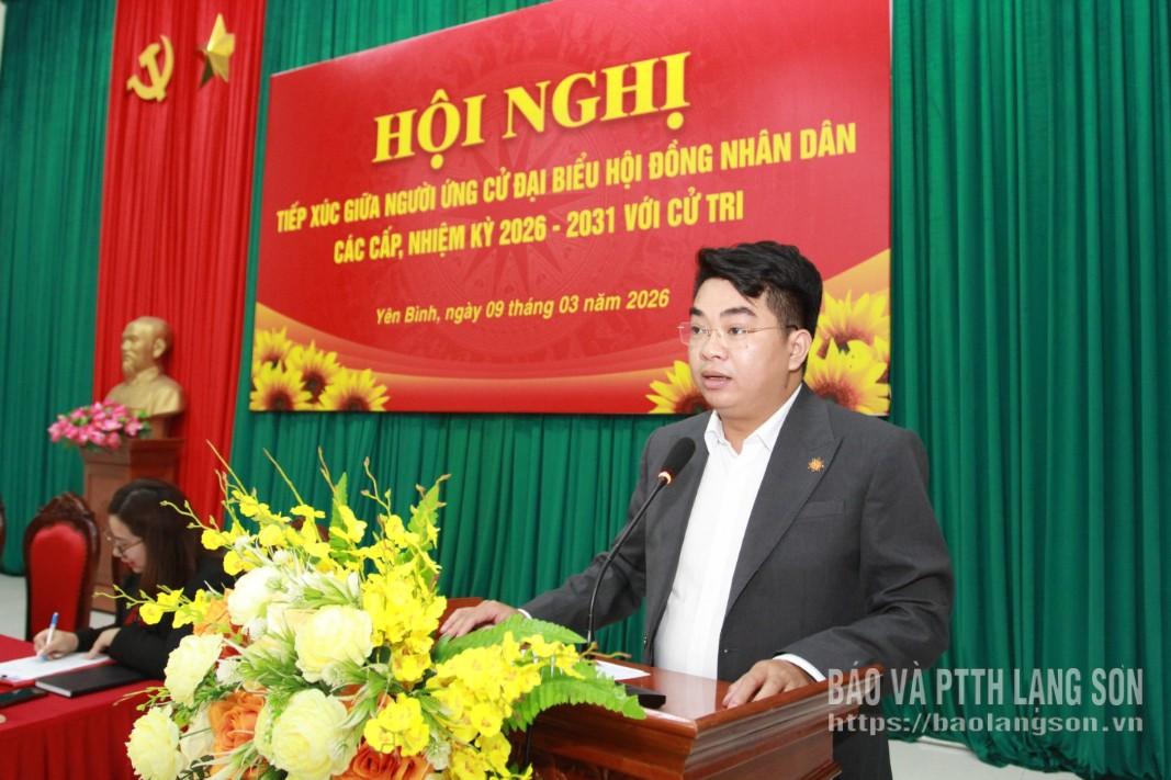 Ứng cử viên Lương Đình Linh, Trưởng Phòng Công tác HĐND, Văn phòng Đoàn đại biểu Quốc hội và HĐND tỉnh trình bày chương trình hành động