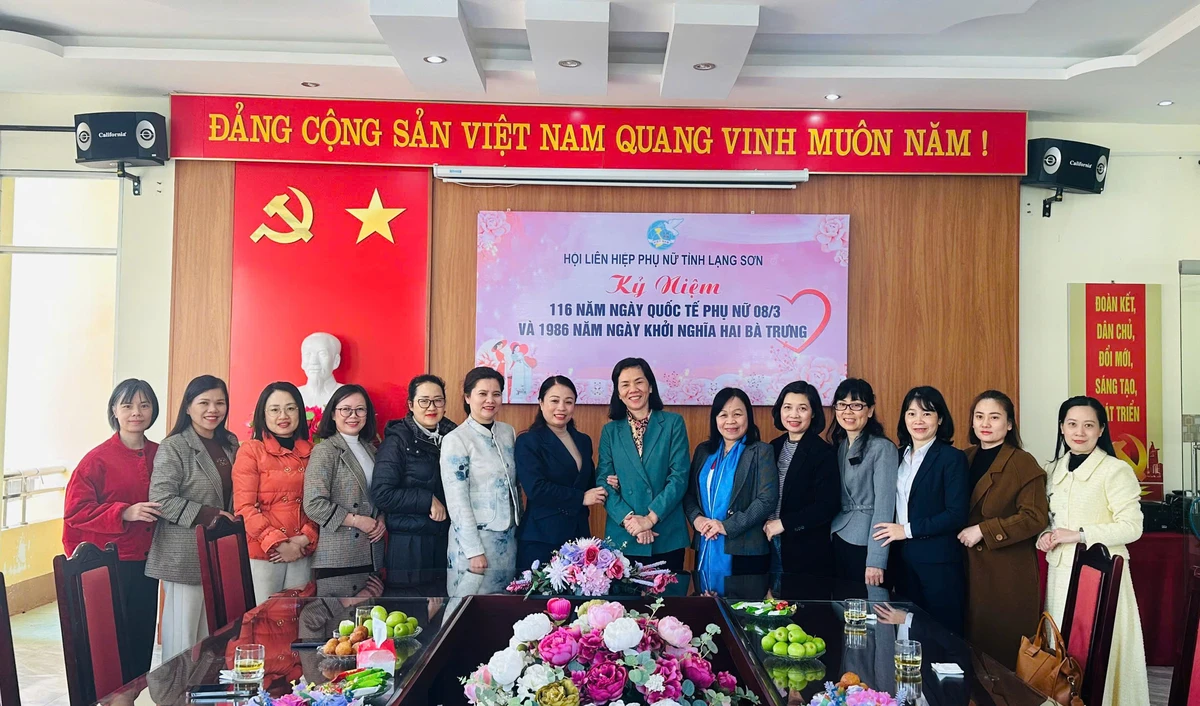 Đoàn Chủ tịch TƯ Hội LHPN Việt Nam giám sát việc thực hiện chính sách, pháp luật về bầu cử tại Lạng Sơn- Ảnh 7.