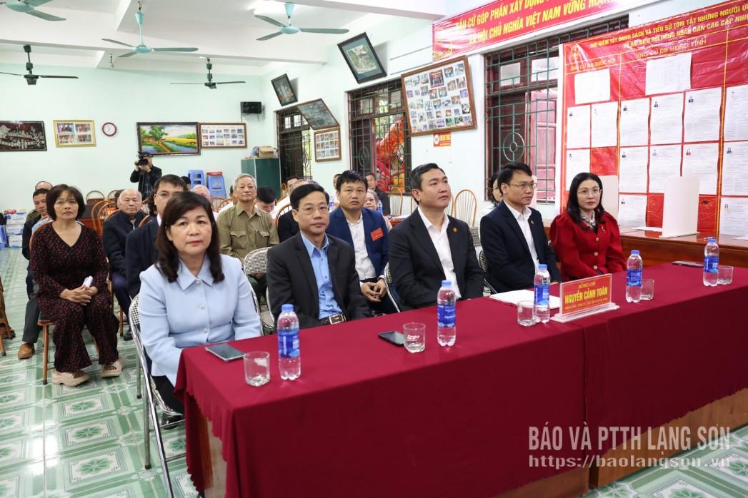 Các đại biểu dự khai mạc