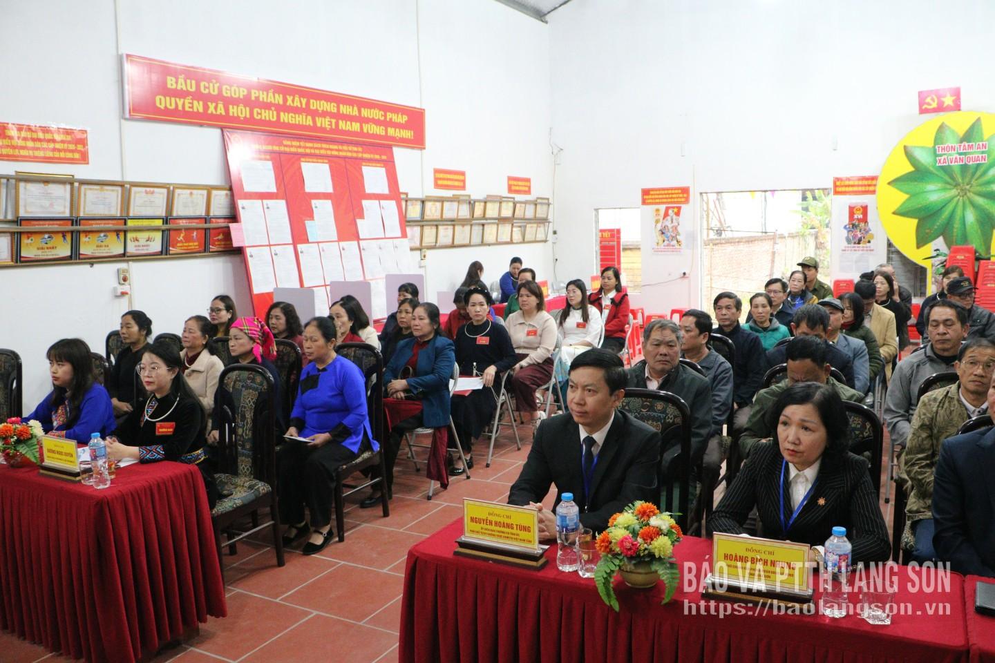 Các đại biểu dự khai mạc