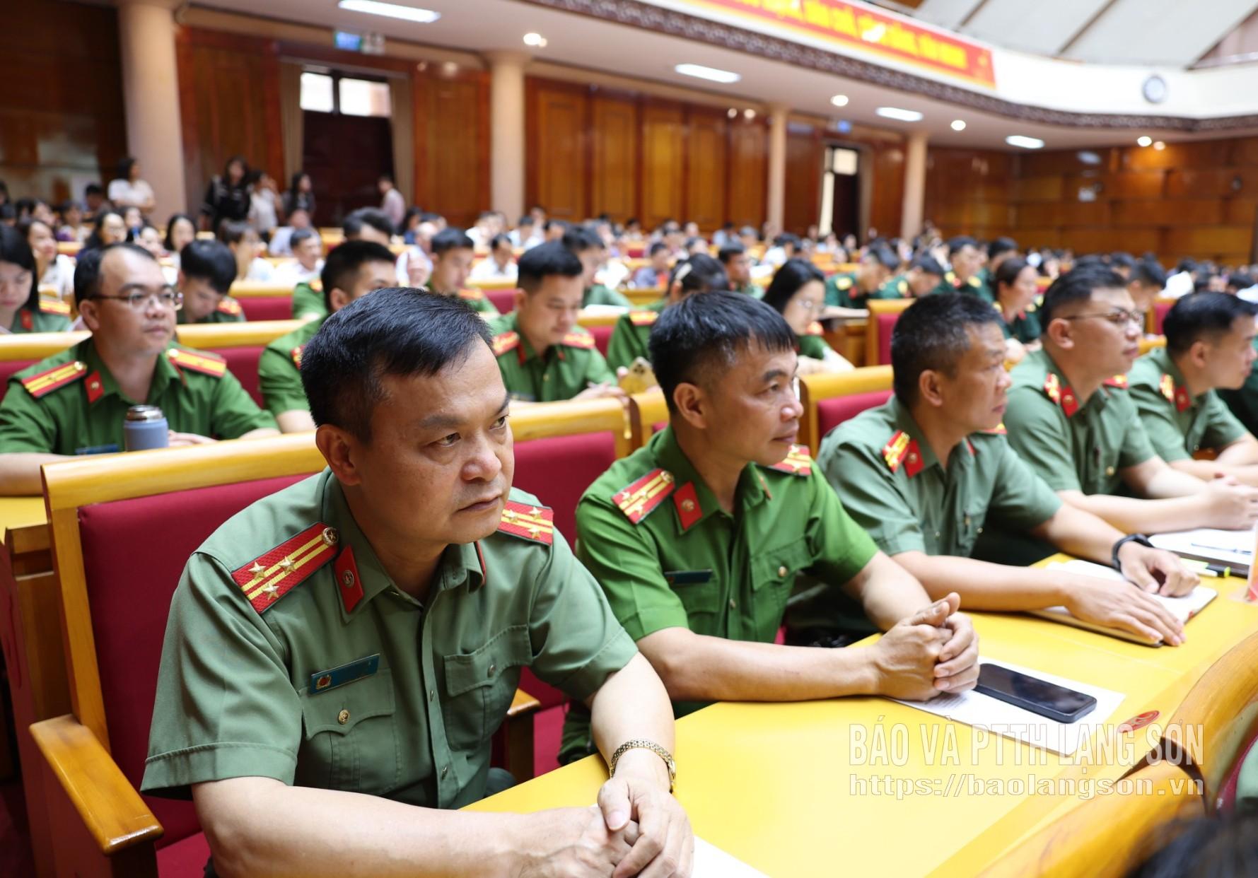 Các đại biểu dự hội nghị tại điểm cầu tỉnh Lạng Sơn