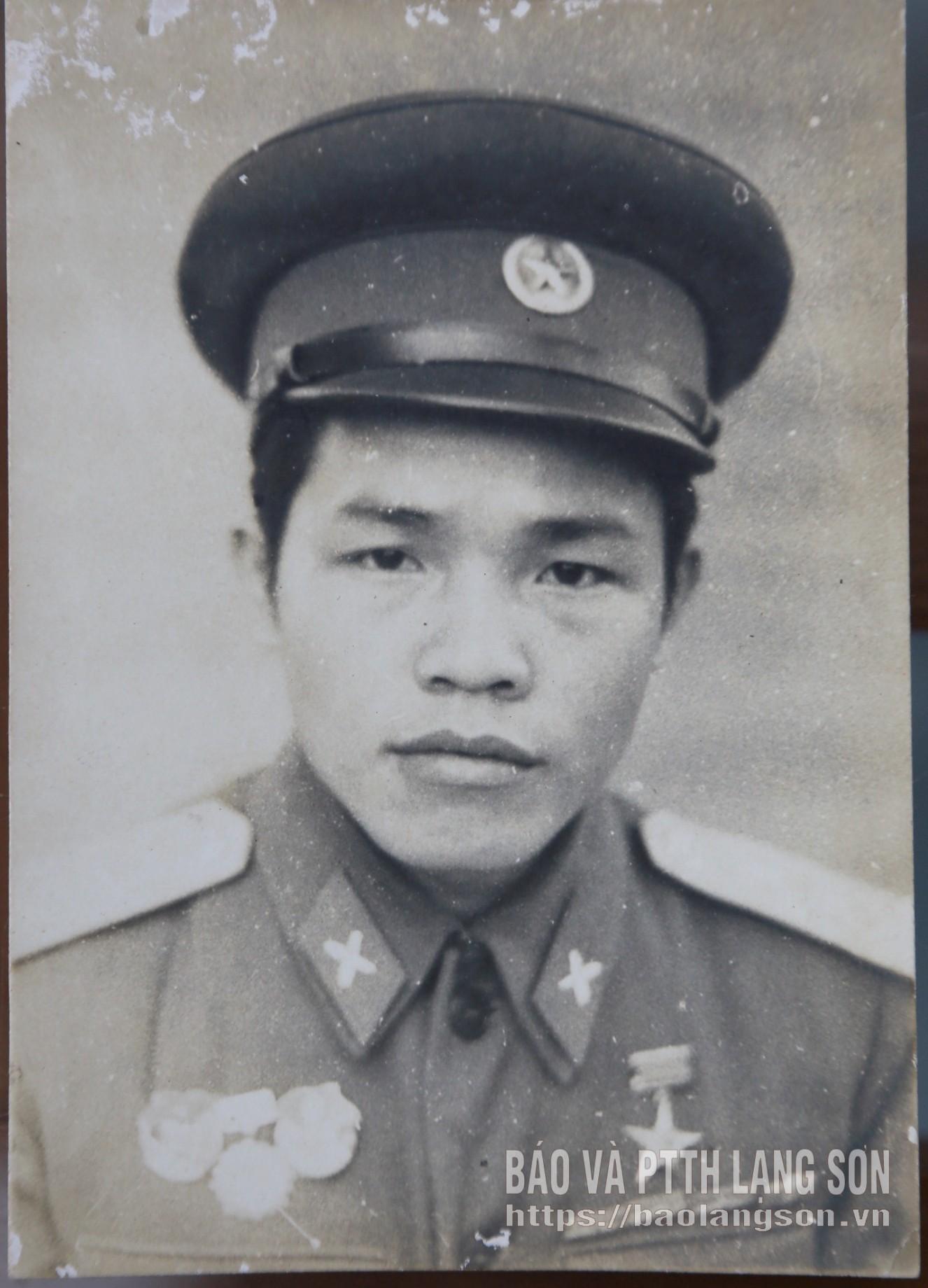 Chân dung Anh hùng Lực lượng vũ trang nhân dân Hoàng Văn Quyết