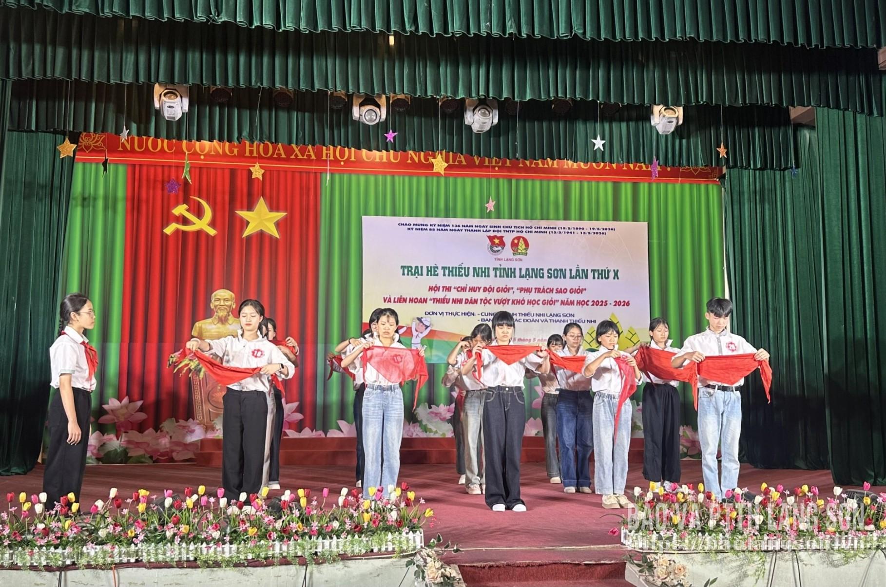 Các em thiếu nhi tham gia Hội thi "Chỉ huy đội giỏi" do Cung Thanh thiếu nhi Lạng Sơn tổ chức