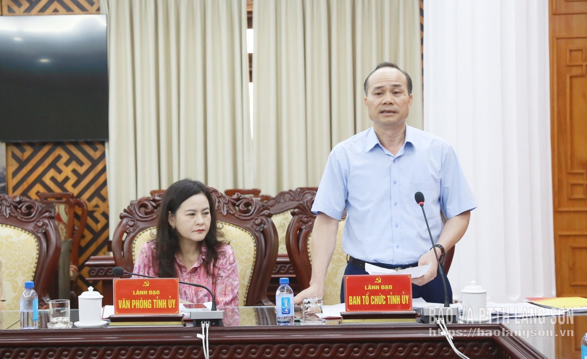 Lãnh đạo Ban Tổ chức Tỉnh ủy phát biểu tại buổi làm việc