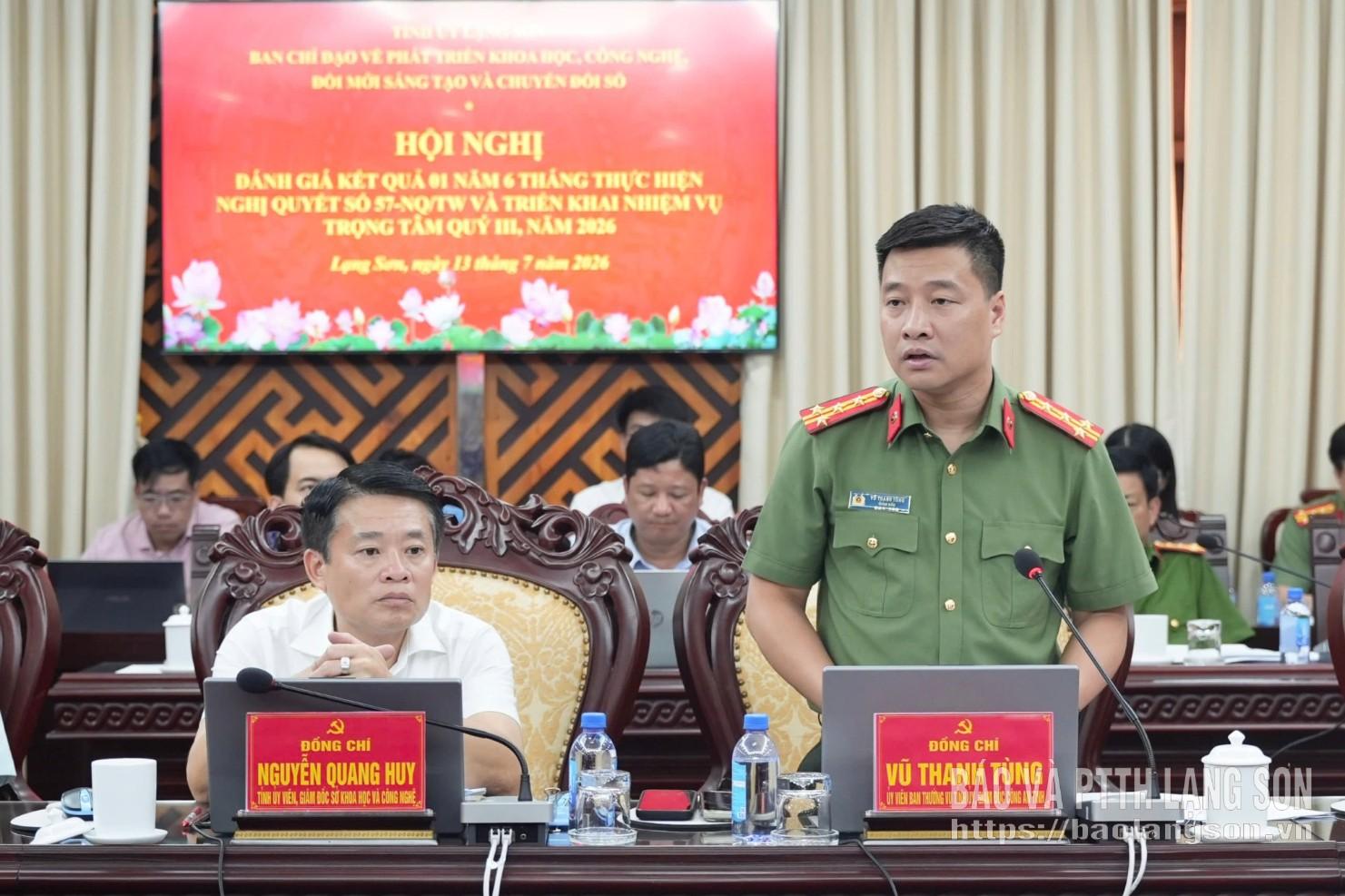 Đồng chí Vũ Thanh Tùng, Ủy viên Ban Thường vụ Tỉnh ủy, Giám đốc Công an tỉnh phát biểu tại hội nghị