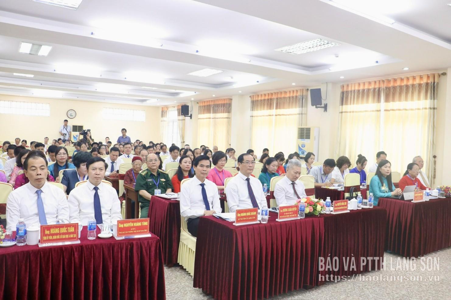 Các đại biểu tham dự đại hội