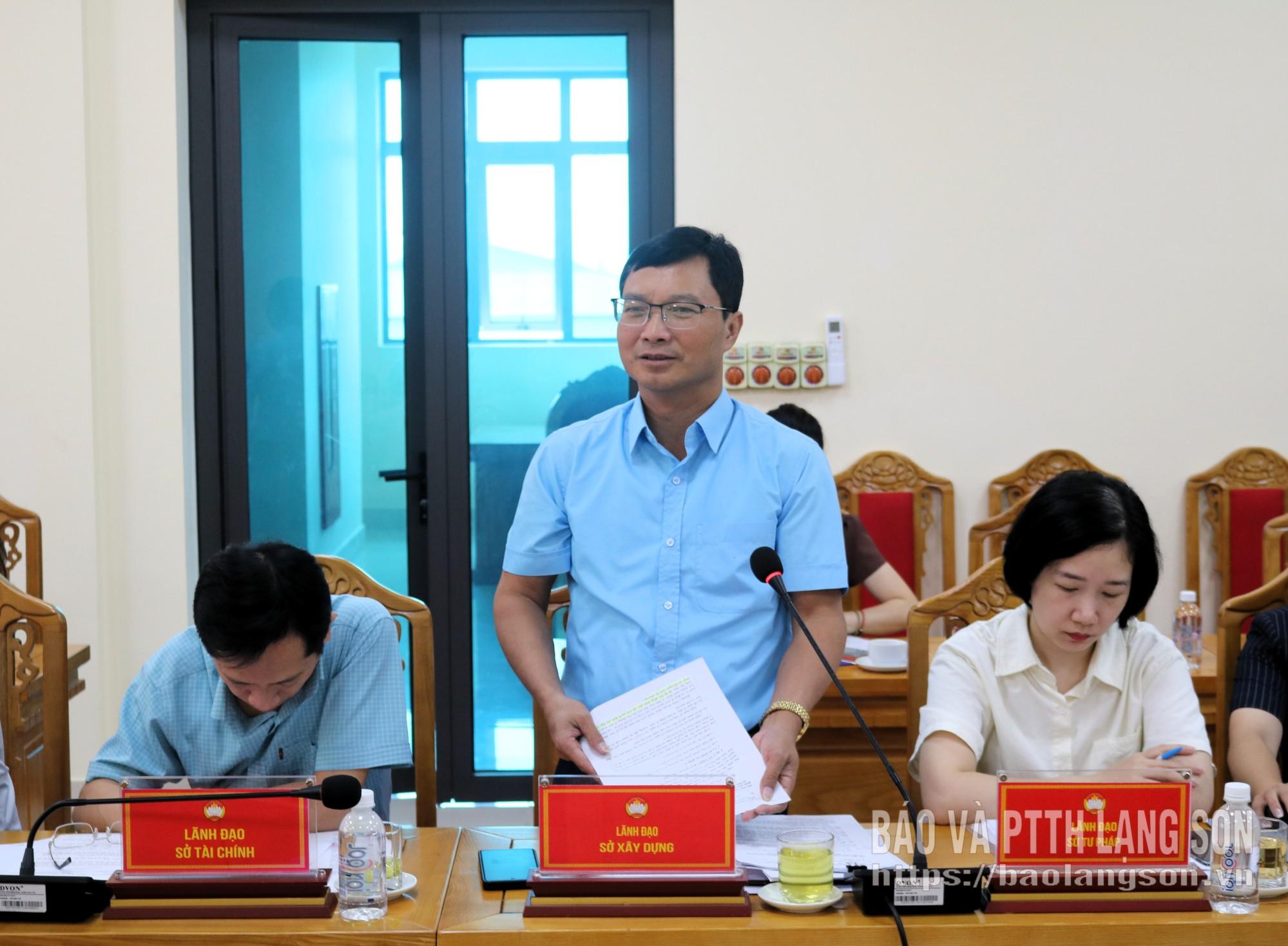 Lãnh đạo Sở Xây dựng phát biểu ý kiến tại hội nghị