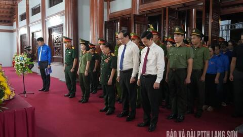 Thắp nến tri ân các Anh hùng liệt sĩ