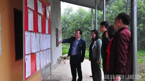 Đoàn kiểm tra số 8 kiểm tra công tác bầu cử tại các xã