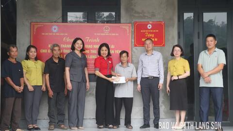 Khánh thành và bàn giao “Nhà nhân ái” tại xã Bình Gia và xã Thiện Thuật