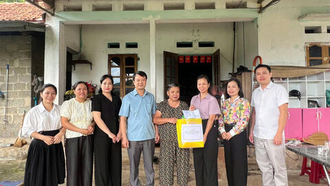 Chi bộ Ban Dân chủ, Giám sát và Phản biện xã hội tổ chức sinh hoạt chuyên đề gắn với hoạt động an sinh xã hội tại phường Lương Văn Tri