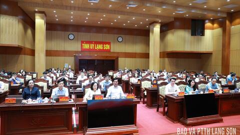 Nghiên cứu, học tập, quán triệt, tuyên truyền và triển khai thực hiện một số nghị quyết, chỉ thị của Bộ Chính trị