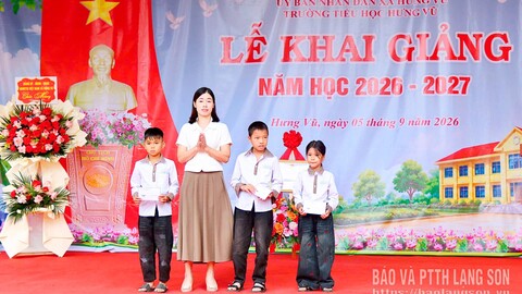 Tiếp sức học sinh có hoàn cảnh khó khăn