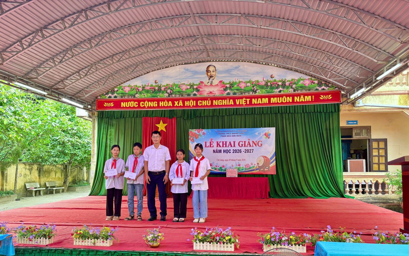 Tiếp sức cho các cháu có hoàn cảnh khó khăn nhân dịp năm học mới 2026 - 2027