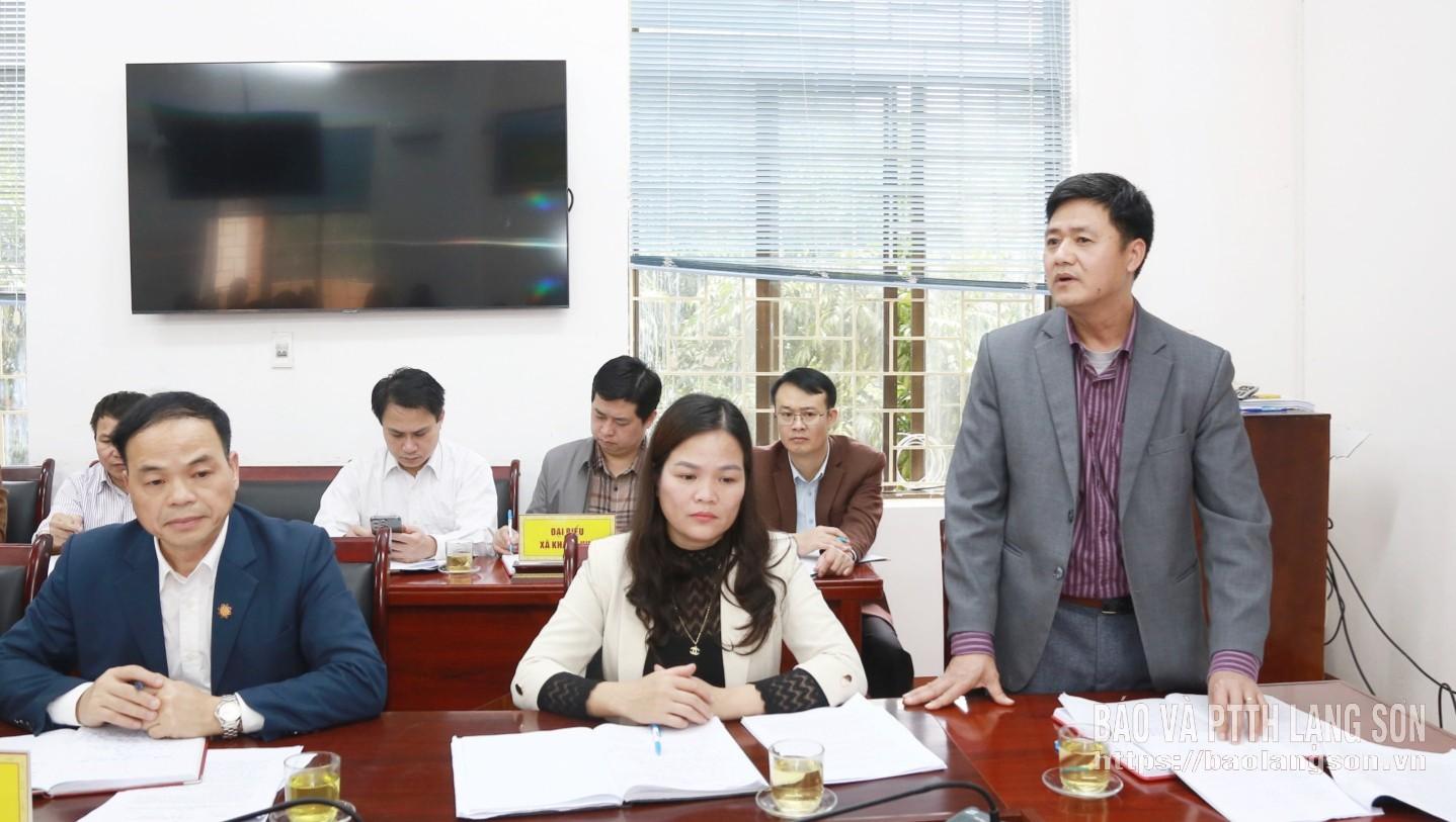 Lãnh đạo UBND xã Tri Lễ báo cáo công tác chuẩn bị bầu cử và kiến nghị các nội dung với đoàn kiểm tra