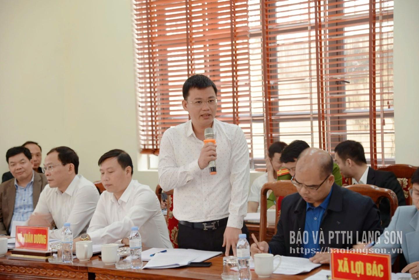 Lãnh đạo xã Xuân Dương báo cáo công tác chuẩn bị bầu cử tại buổi kiểm tra