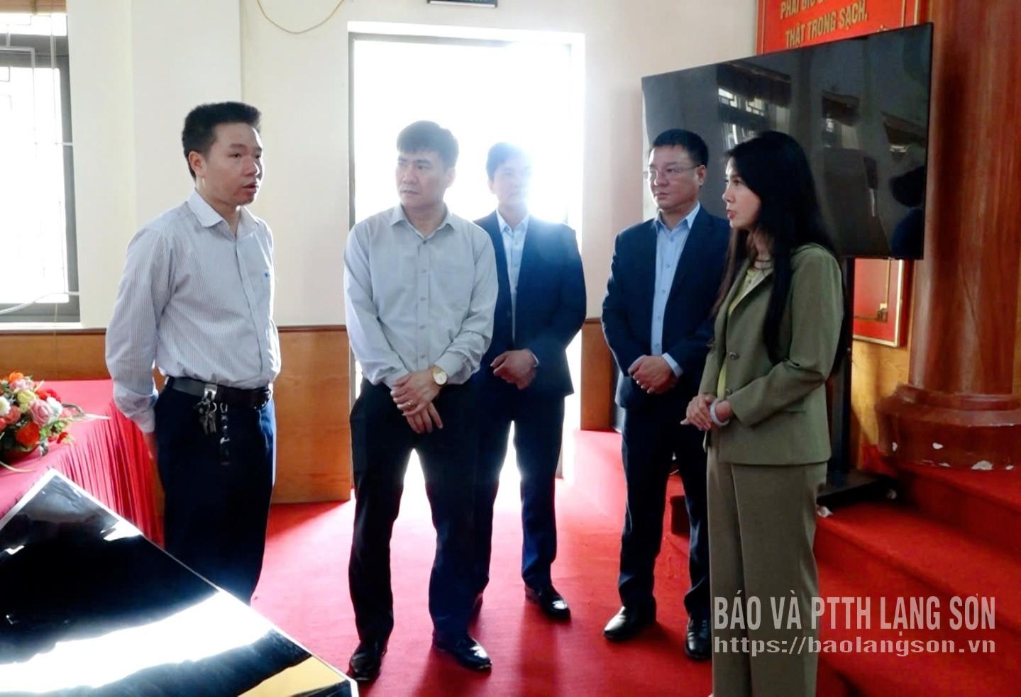 Đồng Chí Phó Bí thư Tỉnh uỷ kiểm tra công tác chuẩn bị tổ chức hội nghị tiếp xúc cử tri vận động bầu cử theo hình thức trực tiếp kết hợp trực tuyến, tại điểm cầu trung tâm xã Lộc Bình